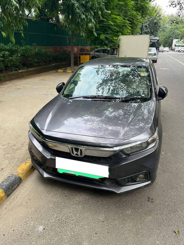 https://images10.gaadi.com/usedcar_image/4636138/original/processed_d7331dc5-d1a2-458e-bda2-dcf45fa6ca30.jpg?imwidth=6400