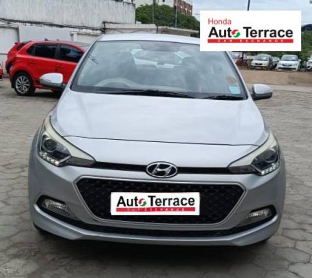 https://images10.gaadi.com/usedcar_image/4636146/original/6d60a93525cebcccf29e604640633e90.jpeg?imwidth=6400