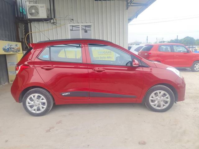 https://images10.gaadi.com/usedcar_image/4636172/original/processed_038bfc83ca139405674091f6dccb06ca.jpg?imwidth=6401