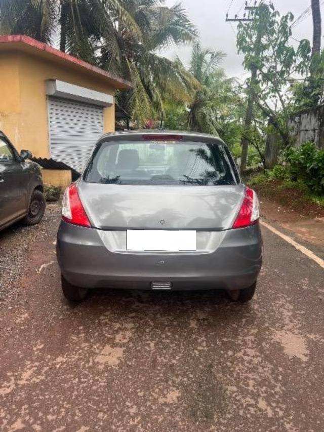 https://images10.gaadi.com/usedcar_image/4636173/original/processed_5ea0bff1-8382-46e8-8823-c1b92524a7e4.jpeg?imwidth=6401