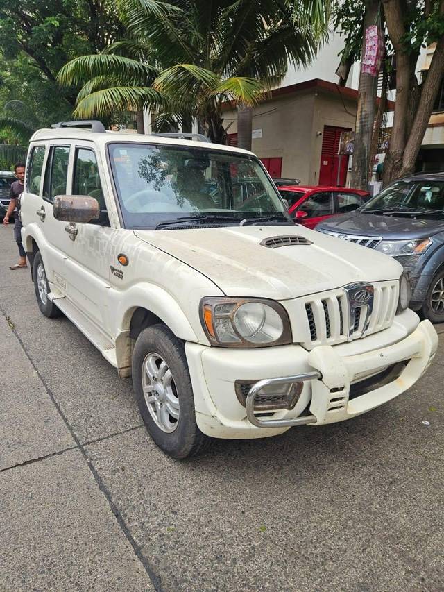 https://images10.gaadi.com/usedcar_image/4636193/original/processed_9a821f73-c966-41c5-b841-f0ee4f048345.jpg?imwidth=6400