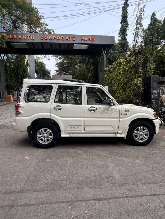 https://images10.gaadi.com/usedcar_image/4636193/original/processed_dd4be96e-c403-4310-8b3b-d225a32afb3e.jpg?imwidth=6401