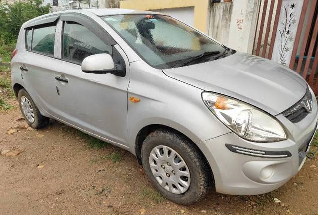 https://images10.gaadi.com/usedcar_image/4636212/original/processed_a4471909-2a96-46f2-89fa-5343c6d65e2d.jpg?imwidth=6401