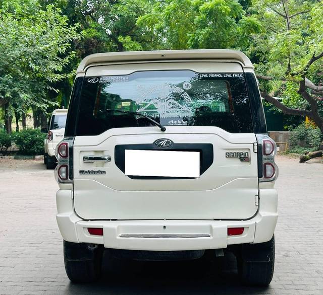https://images10.gaadi.com/usedcar_image/4636222/original/processed_cb2b6d5bc857c80dea7586276d55e095.jpg?imwidth=6402