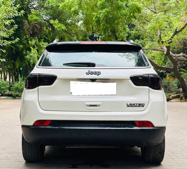 https://images10.gaadi.com/usedcar_image/4636238/original/processed_e3cbd268a39b2876330d43e21661d5be.jpg?imwidth=6402