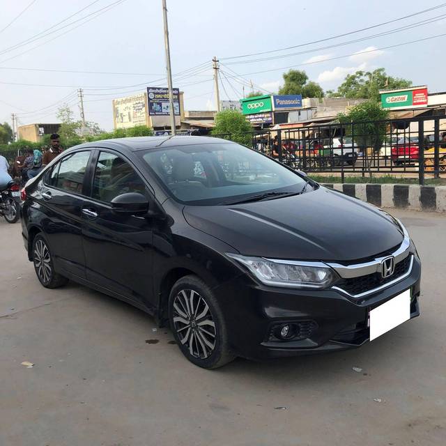 https://images10.gaadi.com/usedcar_image/4636245/original/processed_cddc02d2ff63febe698f9fe062cea030.jpg?imwidth=6400
