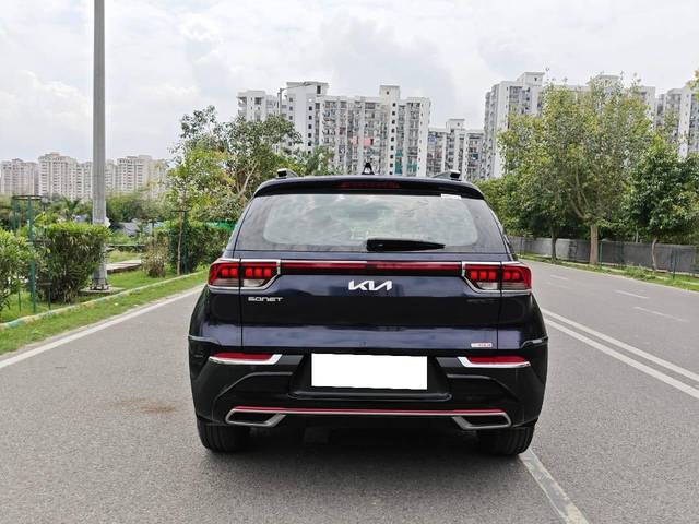 https://images10.gaadi.com/usedcar_image/4636247/original/processed_ad956553-184b-4028-b4a7-ef72e856a89a.jpg?imwidth=6402