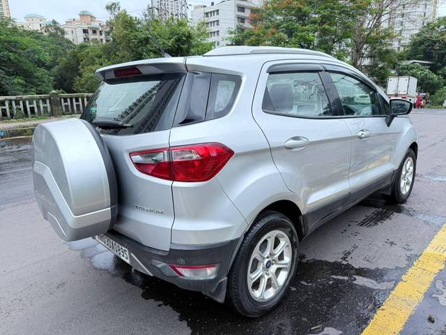 https://images10.gaadi.com/usedcar_image/4636260/original/processed_d3133c1ea9e7a0ba855940c414ac5d16.jpg?imwidth=6401