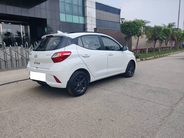 https://images10.gaadi.com/usedcar_image/4636269/original/processed_3d723f8fc7f45dc0c3e07f0a9a3e72e6.jpg?imwidth=6402