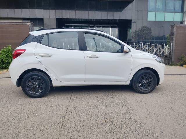 https://images10.gaadi.com/usedcar_image/4636269/original/processed_4a195dfad320324ae396fbb1b39f03af.jpg?imwidth=6401