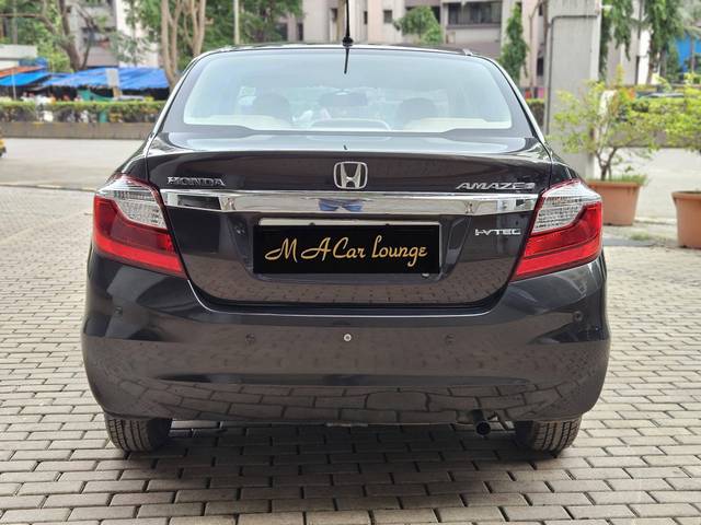 https://images10.gaadi.com/usedcar_image/4636275/original/processed_17ecb104b99555adb5f488edff9e41bf.jpg?imwidth=6402