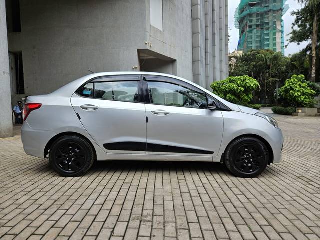 https://images10.gaadi.com/usedcar_image/4636279/original/processed_74d5bf029432eb54fe2a5b9274929fac.jpg?imwidth=6401