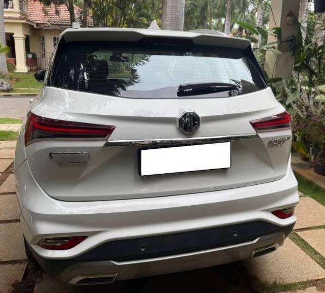 https://images10.gaadi.com/usedcar_image/4636286/original/processed_a5b80a2d-8157-4d5a-9568-ab50d8a1ca10.jpg?imwidth=6400