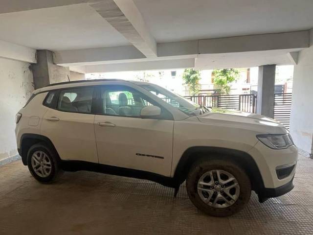 https://images10.gaadi.com/usedcar_image/4636323/original/processed_62cb09dd-a526-402d-a15f-ed8a35eed308.jpg?imwidth=6400