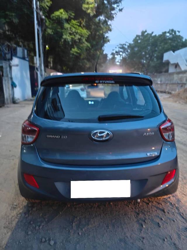 https://images10.gaadi.com/usedcar_image/4636328/original/processed_af15dd4ccaf25e123e526cdb5851dc78.jpg?imwidth=6401