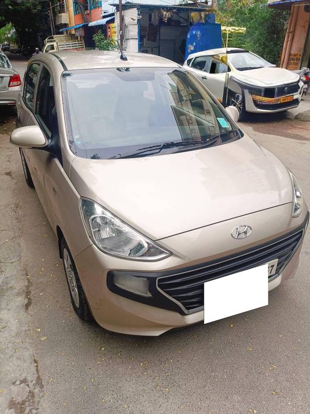 https://images10.gaadi.com/usedcar_image/4636330/original/processed_1bb4d3f06e659931ba1956b251265c5e.jpg?imwidth=6400