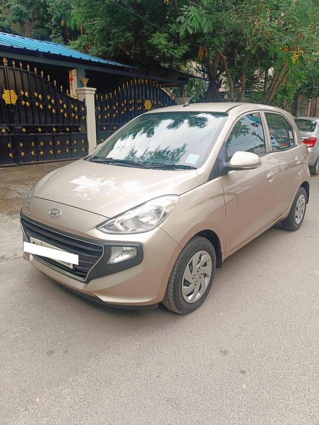 https://images10.gaadi.com/usedcar_image/4636330/original/processed_6225a70d125b46594694970b34e4a790.jpg?imwidth=6402