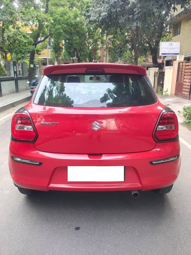 https://images10.gaadi.com/usedcar_image/4636331/original/processed_e131aa795b0f9d9c89f4b25588c19902.jpg?imwidth=6402