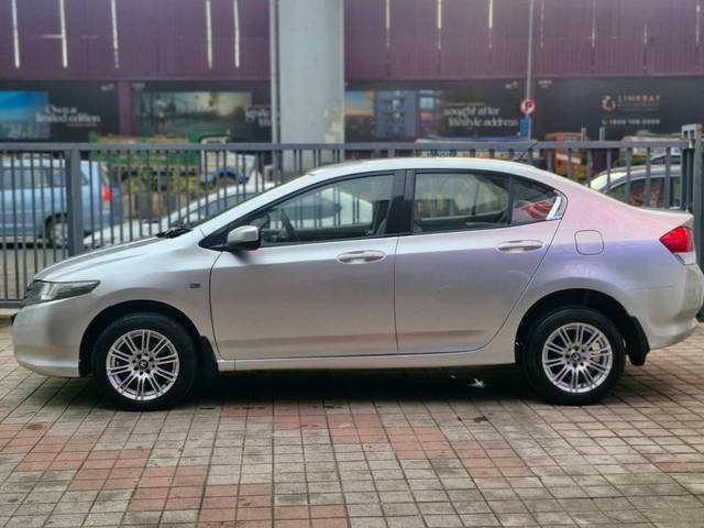 https://images10.gaadi.com/usedcar_image/4636353/original/processed_7761b69071ad4fc15cf391002d2d8d68.jpg?imwidth=6402