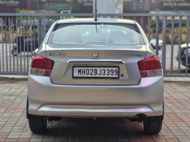 https://images10.gaadi.com/usedcar_image/4636353/original/processed_d2ae97c205ad674a9e96c8f4b466ba29.jpg?imwidth=6401