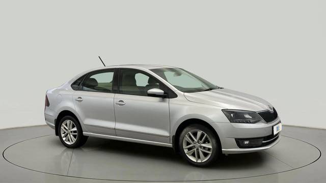 https://images10.gaadi.com/usedcar_image/4636367/original/82d6ed0268247d2de88f916eb187535a.jpg?imwidth=6400