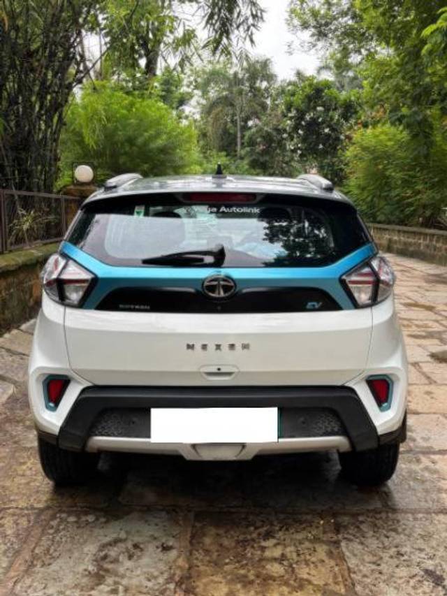 https://images10.gaadi.com/usedcar_image/4636379/original/processed_86e24f08-1214-4259-92c8-bfe169b44204.jpeg?imwidth=6401