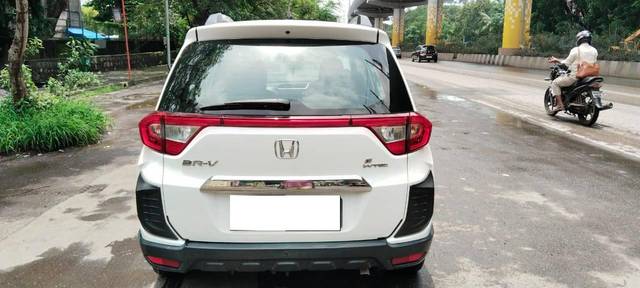 https://images10.gaadi.com/usedcar_image/4636381/original/processed_b3f2960e2b6619c883ad4b260ce61bc3.jpg?imwidth=6402