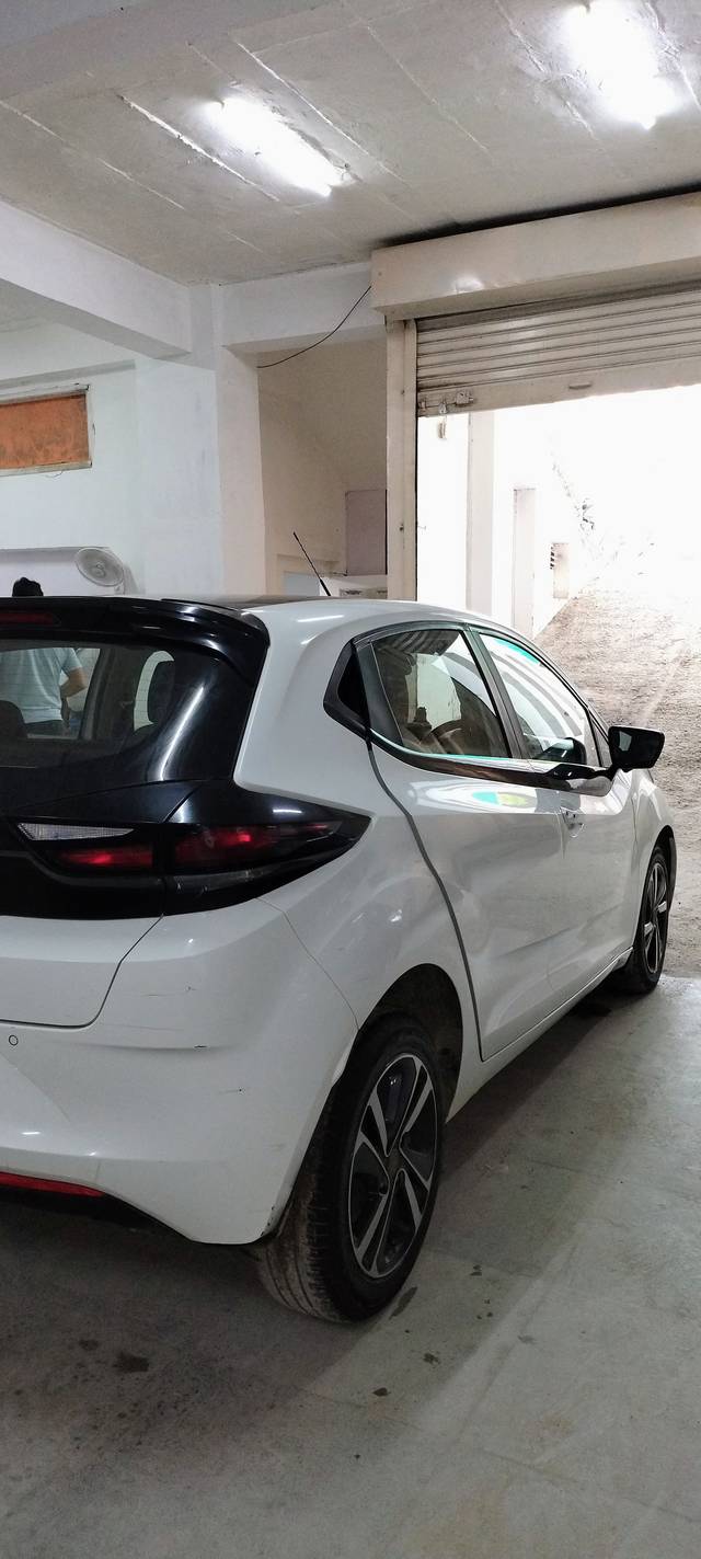 https://images10.gaadi.com/usedcar_image/4636393/original/78a69be6a1f747d914fa884209546299.jpg?imwidth=6401