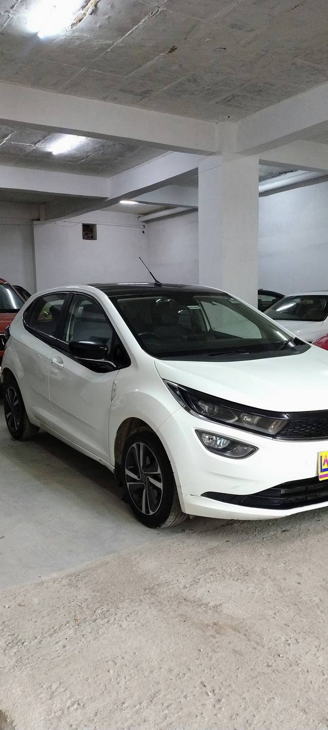 https://images10.gaadi.com/usedcar_image/4636393/original/eb273746e4a039a6ae281086399356b4.jpg?imwidth=6400
