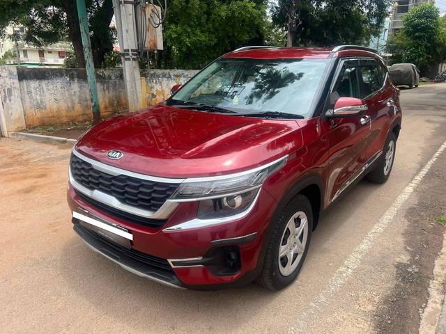 https://images10.gaadi.com/usedcar_image/4636398/original/processed_1b48e8f963a61a59e01b1305ba3160eb.jpg?imwidth=6402