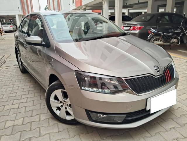 https://images10.gaadi.com/usedcar_image/4636400/original/processed_67fad187e655c33fe2c491ab41607a9b.jpg?imwidth=6400