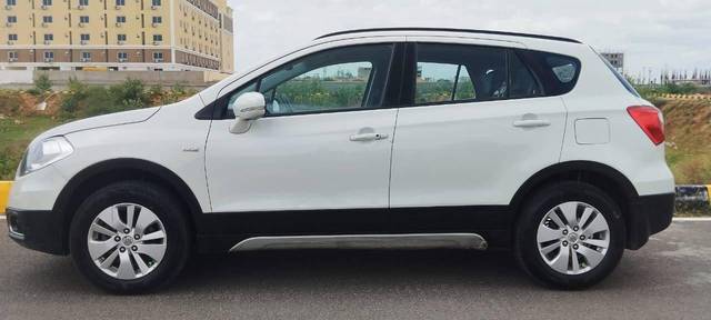 https://images10.gaadi.com/usedcar_image/4636403/original/processed_ee06f0196a4925d13bd7d6a0028d45a3.jpg?imwidth=6401