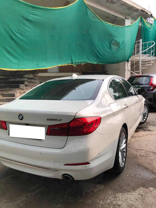 https://images10.gaadi.com/usedcar_image/4636412/original/processed_3f56e31c2aa5127dd11fd57c1005eeeb.jpg?imwidth=6401