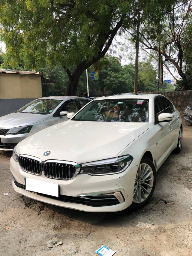 https://images10.gaadi.com/usedcar_image/4636412/original/processed_4c3ba6da7289f72ee2adcdb6a30df4b1.jpg?imwidth=6402