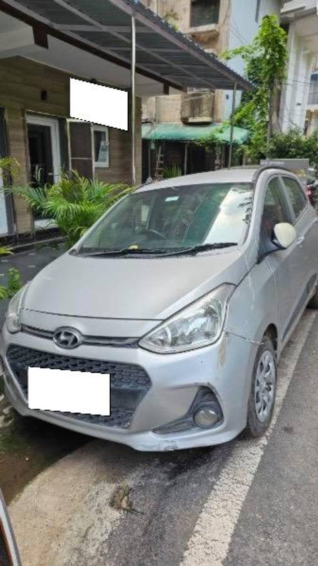 https://images10.gaadi.com/usedcar_image/4636448/original/processed_6fd96c35-1beb-4b13-b3b7-529dfe3ac998.jpeg?imwidth=6401