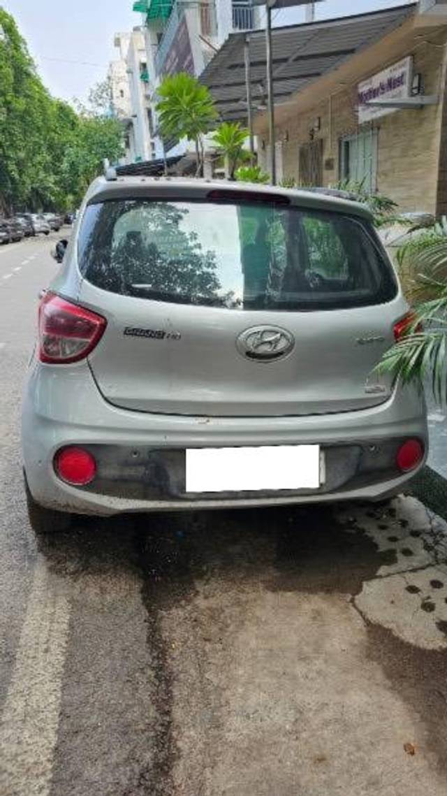 https://images10.gaadi.com/usedcar_image/4636448/original/processed_9791ece2-2669-4539-bc73-4b06e1a21001.jpeg?imwidth=6400