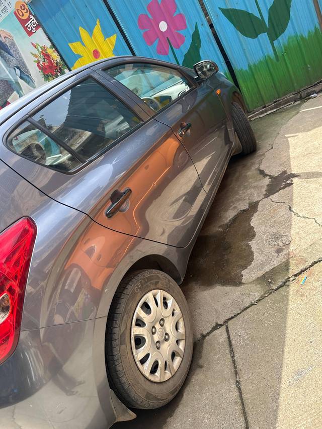 https://images10.gaadi.com/usedcar_image/4636488/original/processed_24c2eb3f-145a-4ea7-940c-5ff2e8ac4a89.jpg?imwidth=6402