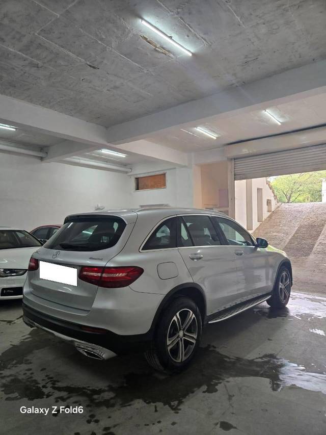 https://images10.gaadi.com/usedcar_image/4636492/original/processed_5c5a8748e0fbe5266444ad7dfd117f0f.jpg?imwidth=6402