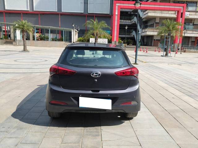 https://images10.gaadi.com/usedcar_image/4636529/original/processed_327fdc7bc6976153a94c8788e873a004.jpg?imwidth=6402