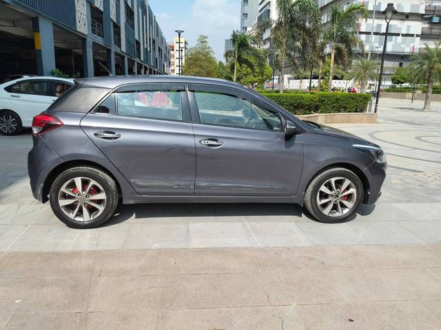https://images10.gaadi.com/usedcar_image/4636529/original/processed_a86db6233b379e5b41bd1bcc2f39ba8b.jpg?imwidth=6401