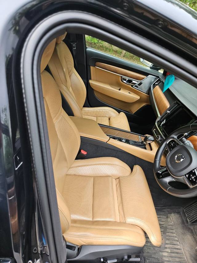 https://images10.gaadi.com/usedcar_image/4636564/original/c90134366c1de54c12eb4fde27843718.jpg?imwidth=6401