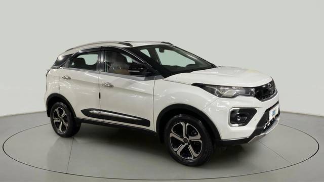https://images10.gaadi.com/usedcar_image/4636617/original/5b3e3bb54fb409a765bf00088ed24f46.jpg?imwidth=6400
