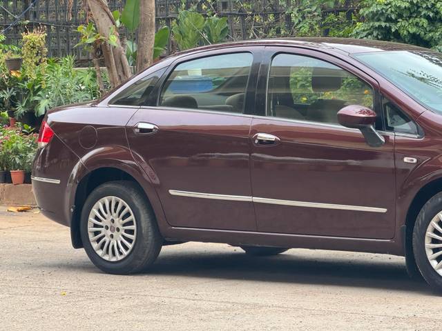 https://images10.gaadi.com/usedcar_image/4636624/original/6711eb0da7965c7c4cfbf189f0255ee5.jpg?imwidth=6401