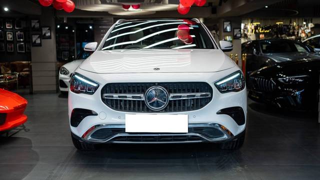 https://images10.gaadi.com/usedcar_image/4636628/original/processed_6ca8d78522175f35ad97ed98511ac4a4.jpg?imwidth=6402