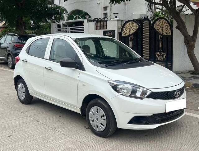https://images10.gaadi.com/usedcar_image/4636637/original/processed_845ecee1505a4c470e811a983472ed21.jpg?imwidth=6400