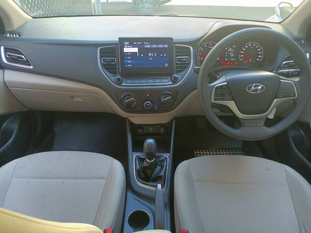 https://images10.gaadi.com/usedcar_image/4636642/original/3a4b283863c02cee65f24f1cfc42d442.jpg?imwidth=6402