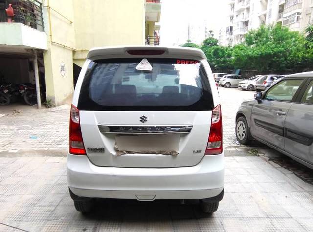 https://images10.gaadi.com/usedcar_image/4636688/original/processed_c5fa00d3-fec5-4341-a239-a249deff053b.jpg?imwidth=6400