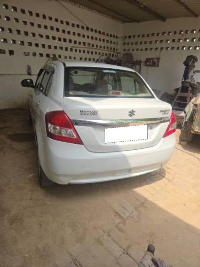 https://images10.gaadi.com/usedcar_image/4636701/original/processed_e839fb72-3a7e-4ff3-83f0-9ede6b1fbb84.jpeg?imwidth=6402