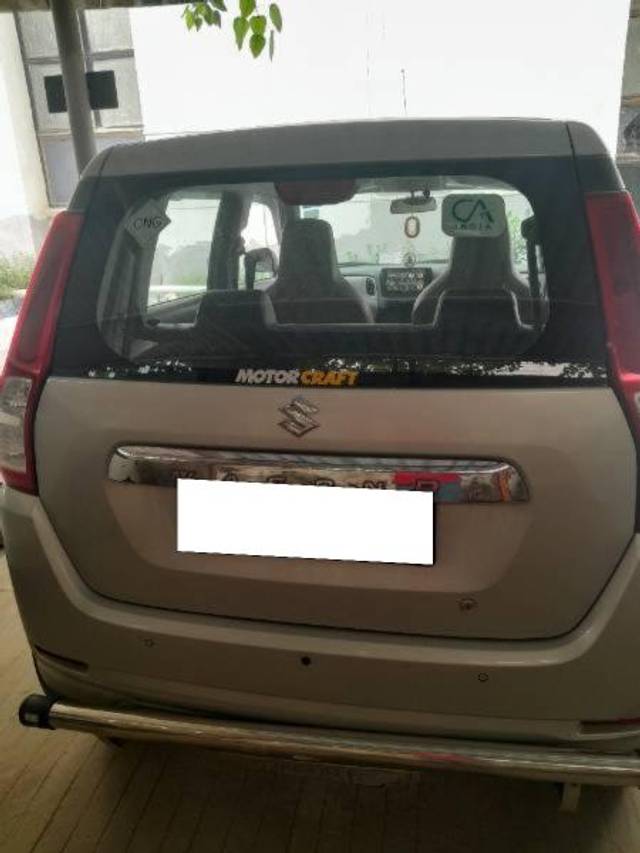 https://images10.gaadi.com/usedcar_image/4636705/original/processed_51b60839-3256-4ee4-b751-7dfdee0c5db7.jpg?imwidth=6402