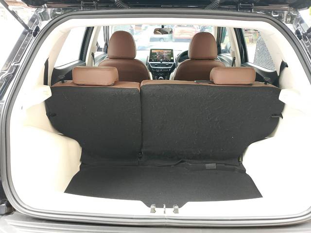 https://images10.gaadi.com/usedcar_image/4636706/original/824afe92ea3a9cd487d379a207125f61.jpg?imwidth=6402
